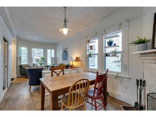 910 5 Street Nw, Calgary, AB - Indoor Photo Showing Dining Room