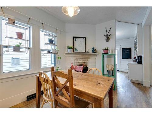 910 5 Street Nw, Calgary, AB - Indoor Photo Showing Dining Room