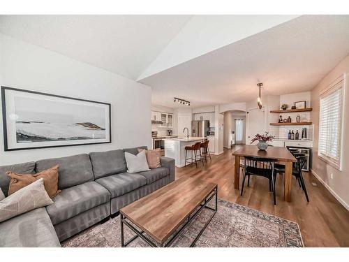 37 Tuscany Springs Park Nw, Calgary, AB - Indoor Photo Showing Living Room