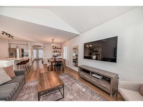 37 Tuscany Springs Park Nw, Calgary, AB - Indoor Photo Showing Living Room