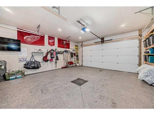 37 Tuscany Springs Park Nw, Calgary, AB - Indoor Photo Showing Garage