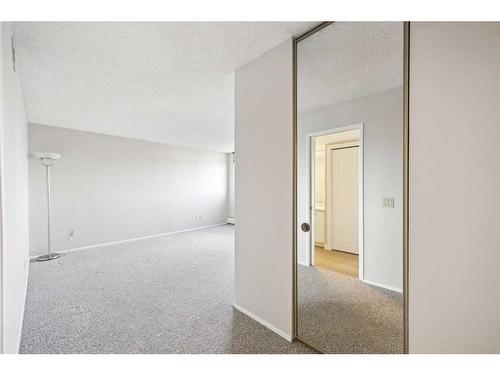 703-1020 14 Avenue Sw, Calgary, AB - Indoor Photo Showing Other Room