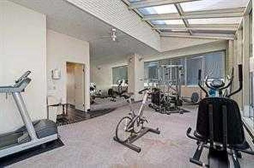 703-1020 14 Avenue Sw, Calgary, AB - Indoor Photo Showing Gym Room