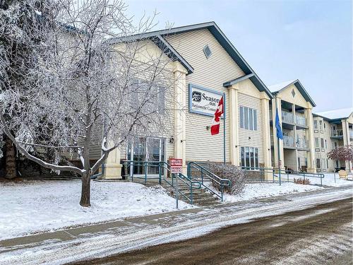 104-5600 Sunrise Crescent, Olds, AB - Outdoor