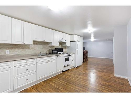 2040 47 Street Se, Calgary, AB - Indoor Photo Showing Kitchen