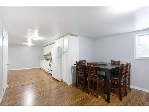 2040 47 Street Se, Calgary, AB - Indoor Photo Showing Dining Room