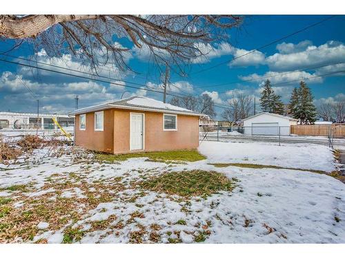 2040 47 Street Se, Calgary, AB - Outdoor