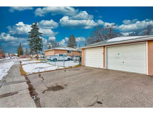 2040 47 Street Se, Calgary, AB - Outdoor