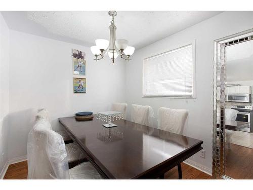 2040 47 Street Se, Calgary, AB - Indoor Photo Showing Dining Room