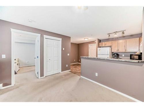 9119-70 Panamount Drive Nw, Calgary, AB - Indoor Photo Showing Kitchen