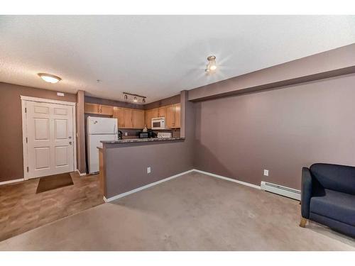 9119-70 Panamount Drive Nw, Calgary, AB - Indoor Photo Showing Kitchen