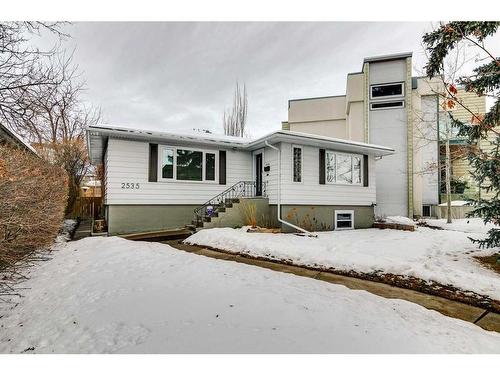 2535 19 Street Sw, Calgary, AB - Outdoor