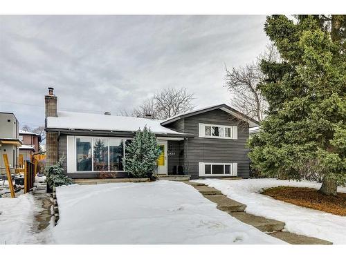 2539 19 Street Sw, Calgary, AB - Outdoor With Facade