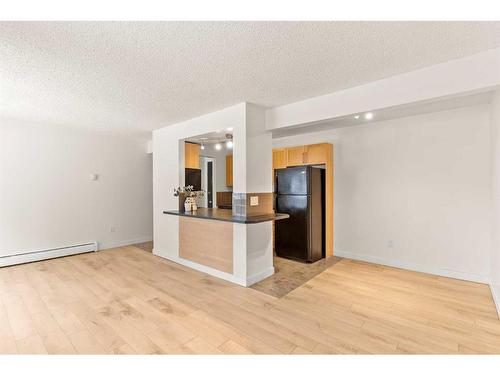 403-620 15 Avenue Sw, Calgary, AB - Indoor Photo Showing Kitchen