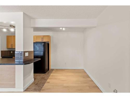 403-620 15 Avenue Sw, Calgary, AB - Indoor Photo Showing Kitchen