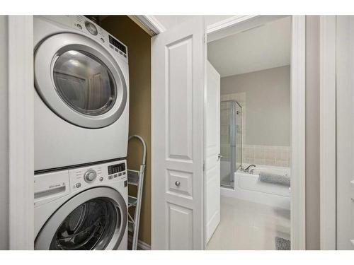 1314-1314 Lake Fraser Green Se, Calgary, AB - Indoor Photo Showing Laundry Room