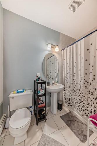 412-1410 2 Street Sw, Calgary, AB - Indoor Photo Showing Bathroom