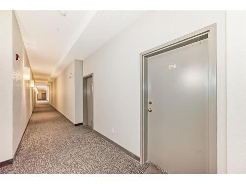 412-1410 2 Street Sw, Calgary, AB - Indoor Photo Showing Other Room