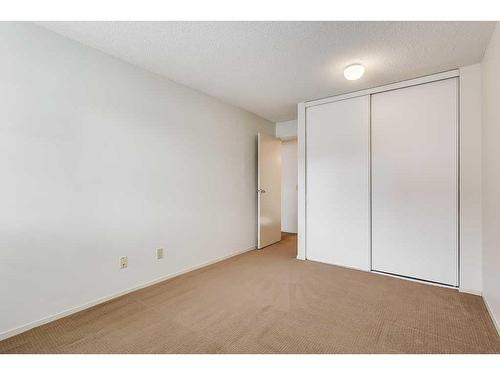 2612-3400 Edenwold Heights Nw, Calgary, AB - Indoor Photo Showing Other Room