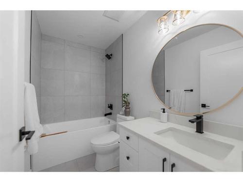 4506 72 Street Nw, Calgary, AB - Indoor Photo Showing Bathroom