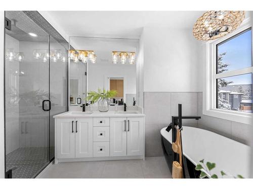 4506 72 Street Nw, Calgary, AB - Indoor Photo Showing Bathroom