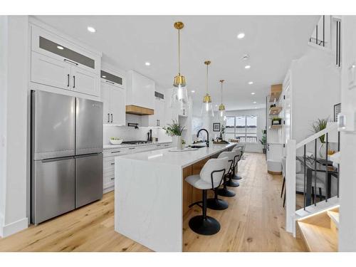 4506 72 Street Nw, Calgary, AB - Indoor Photo Showing Kitchen With Upgraded Kitchen