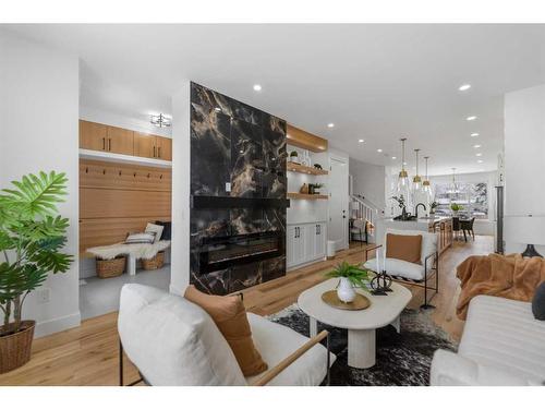 4506 72 Street Nw, Calgary, AB - Indoor Photo Showing Living Room