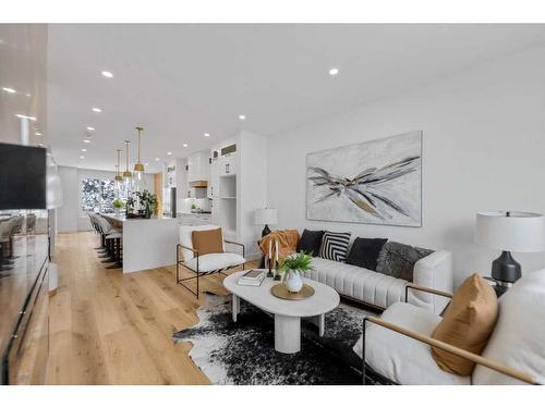 4506 72 Street Nw, Calgary, AB - Indoor Photo Showing Living Room