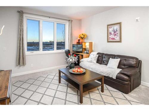 1208-80 Greenbriar Place Nw, Calgary, AB - Indoor Photo Showing Living Room