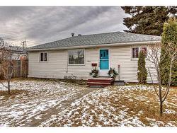 8611 47 Avenue NW Calgary, AB T3B 2A1