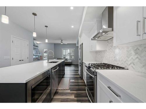 606 Harvest Grove Walk Ne, Calgary, AB - Indoor Photo Showing Kitchen With Upgraded Kitchen