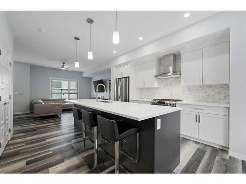 606 Harvest Grove Walk Ne, Calgary, AB - Indoor Photo Showing Kitchen With Upgraded Kitchen