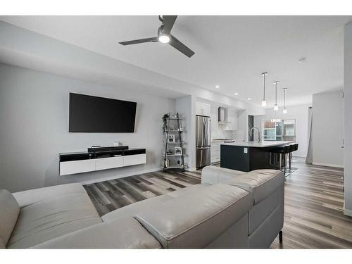 606 Harvest Grove Walk Ne, Calgary, AB - Indoor Photo Showing Living Room