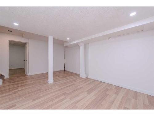 86-3029 Rundleson Road Ne, Calgary, AB - Indoor Photo Showing Other Room