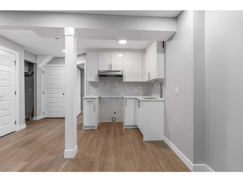 137 Waterford Heath, Chestermere, AB - Indoor Photo Showing Kitchen