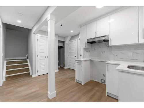 137 Waterford Heath, Chestermere, AB - Indoor Photo Showing Kitchen