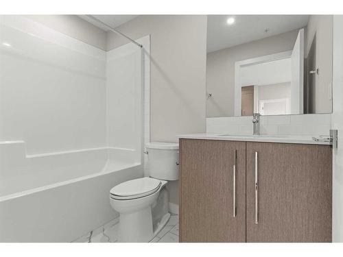 2212-395 Skyview Parkway Ne, Calgary, AB - Indoor Photo Showing Bathroom