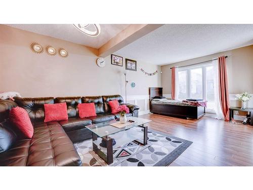 95 Castlegreen Close Ne, Calgary, AB - Indoor Photo Showing Living Room