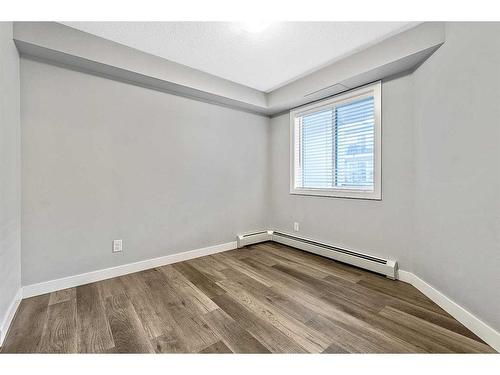 2312-4641 128 Avenue Ne, Calgary, AB - Indoor Photo Showing Other Room