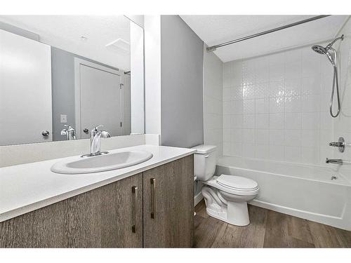 2312-4641 128 Avenue Ne, Calgary, AB - Indoor Photo Showing Bathroom