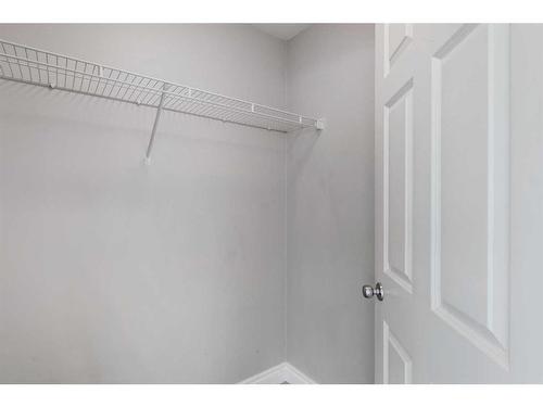 21-2040 35 Avenue Sw, Calgary, AB - Indoor With Storage