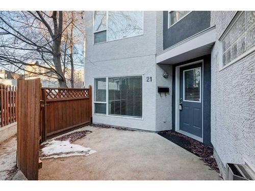 21-2040 35 Avenue Sw, Calgary, AB - Outdoor With Exterior