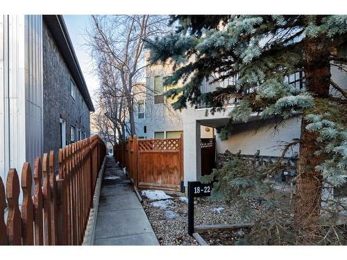 21-2040 35 Avenue Sw, Calgary, AB - Outdoor