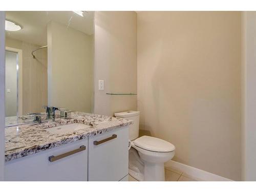 910-225 11 Avenue Se, Calgary, AB - Indoor Photo Showing Bathroom