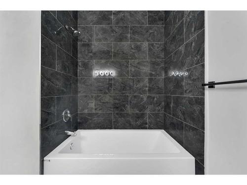 3443 35 Avenue Se, Calgary, AB - Indoor Photo Showing Bathroom