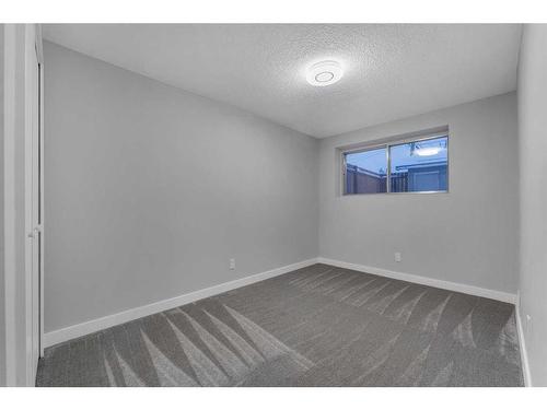 3443 35 Avenue Se, Calgary, AB - Indoor Photo Showing Other Room