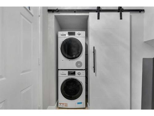 3443 35 Avenue Se, Calgary, AB - Indoor Photo Showing Laundry Room