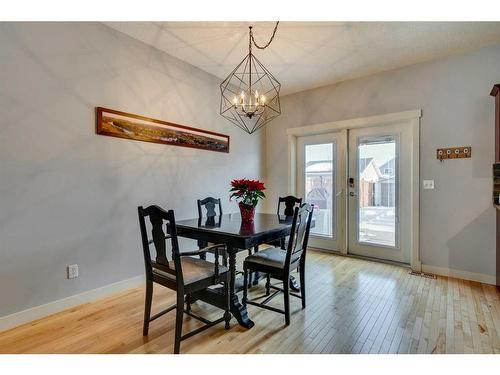 86 Cougartown Circle Sw, Calgary, AB - Indoor Photo Showing Dining Room