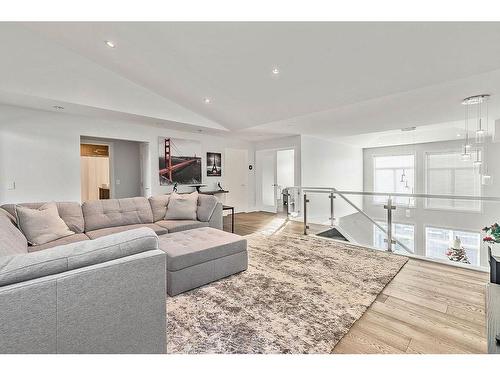 86 West Point Mews Sw, Calgary, AB - Indoor Photo Showing Living Room