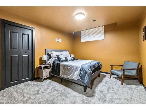 86 West Point Mews Sw, Calgary, AB - Indoor Photo Showing Bedroom